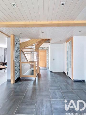 Maison à vendre 7 pièces 138 m² Saint-Cergues