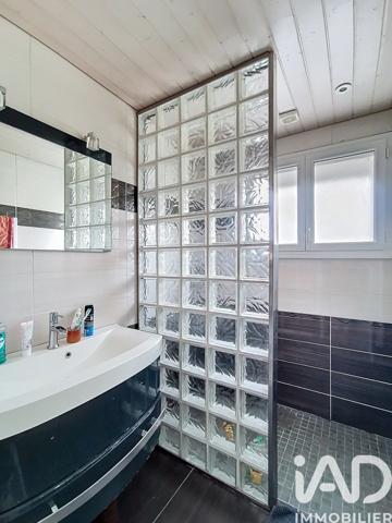 Maison à vendre 7 pièces 138 m² Saint-Cergues