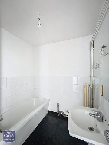 Appartement à vendre 4 pièces 77.47m² Lucé (28110)