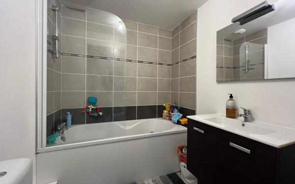 Maison à vendre    5 pièces • 96,51 m2 La Biolle