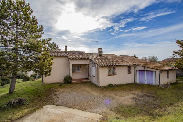 VALENSOLE – MAISON T4 DE PLAIN-PIED – VUE DÉGAGÉE – GARAGE – TERRAIN 1 700 M² CONSTRUCTIBLE – PISCINABLE – 314 600 €