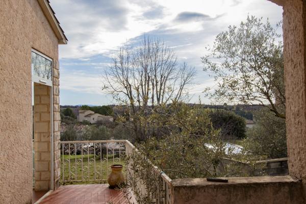 VALENSOLE – MAISON T4 DE PLAIN-PIED – VUE DÉGAGÉE – GARAGE – TERRAIN 1 700 M² CONSTRUCTIBLE – PISCINABLE – 314 600 €