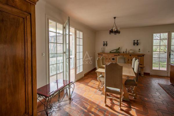 VALENSOLE – MAISON T4 DE PLAIN-PIED – VUE DÉGAGÉE – GARAGE – TERRAIN 1 700 M² CONSTRUCTIBLE – PISCINABLE – 314 600 €