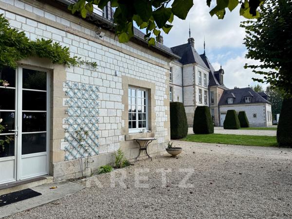 Majestueux Château du XVIIe IMH 22 chambres - douves - piscine - parc 17ha