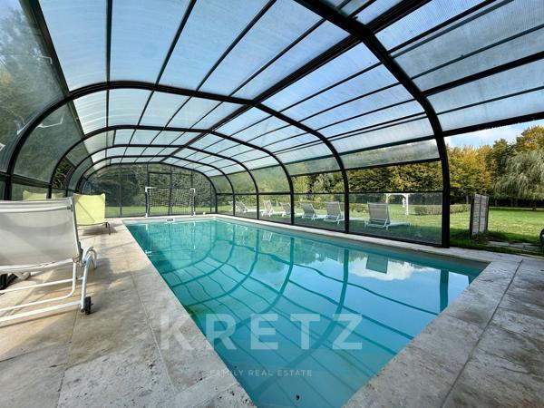 Majestueux Château du XVIIe IMH 22 chambres - douves - piscine - parc 17ha