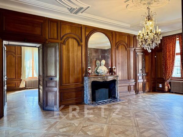 Majestueux Château du XVIIe IMH 22 chambres - douves - piscine - parc 17ha
