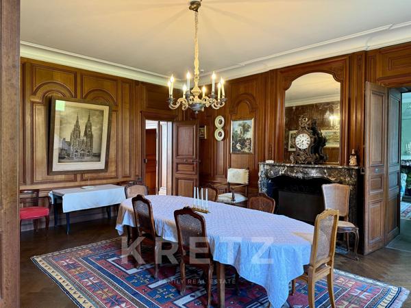 Majestueux Château du XVIIe IMH 22 chambres - douves - piscine - parc 17ha