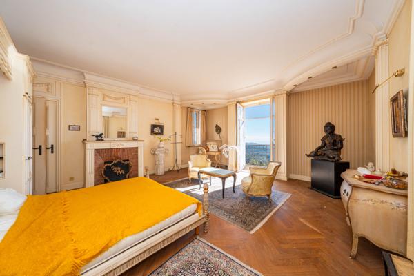 Magnifique Villa 514m² et 3410m² terrain Vence vue mer