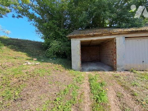 Exclusivement chez 18cent16 Notaires,
Argences, Proche du centre 

Maison mitoyenne sur un t...