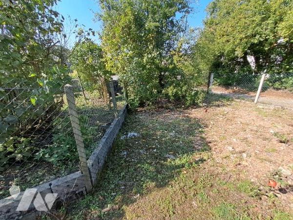 Exclusivement chez 18cent16 Notaires,
Argences, Proche du centre 

Maison mitoyenne sur un t...