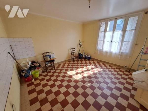 Exclusivement chez 18cent16 Notaires,
Argences, Proche du centre 

Maison mitoyenne sur un t...