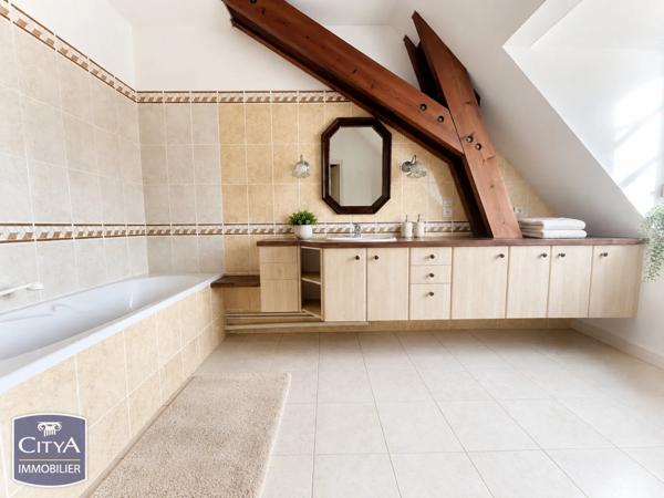 Appartement à vendre 4 pièces 154m² Cambrai (59400)