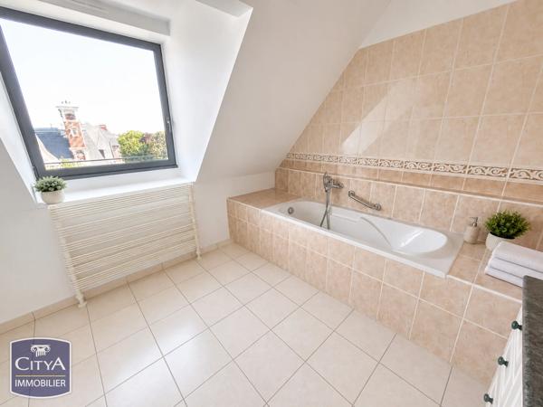 Appartement à vendre 4 pièces 154m² Cambrai (59400)