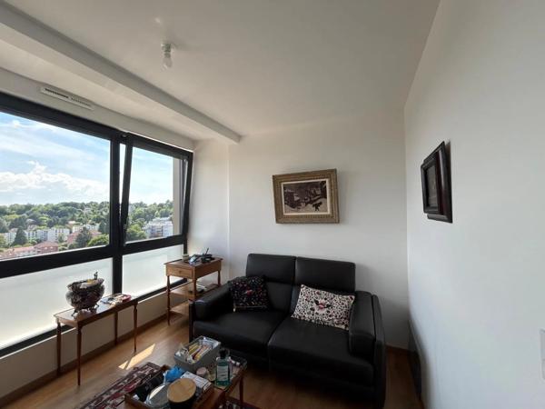Appartement à louer 3 pièces 56.65m² Montbéliard (25200)