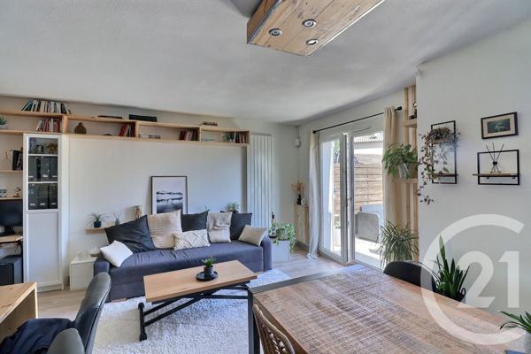 Maison à vendre  4 pièces - 81,20 m 2   PESSAC  - 33