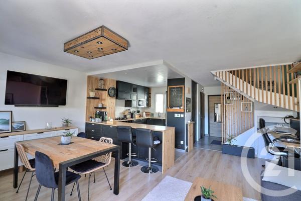 Maison à vendre  4 pièces - 81,20 m 2   PESSAC  - 33
