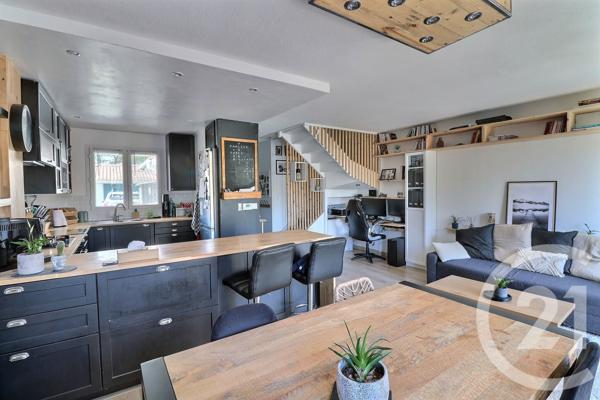 Maison à vendre  4 pièces - 81,20 m 2   PESSAC  - 33