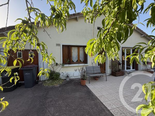 Maison à vendre  4 pièces - 88 m 2   ANGOULEME  - 16