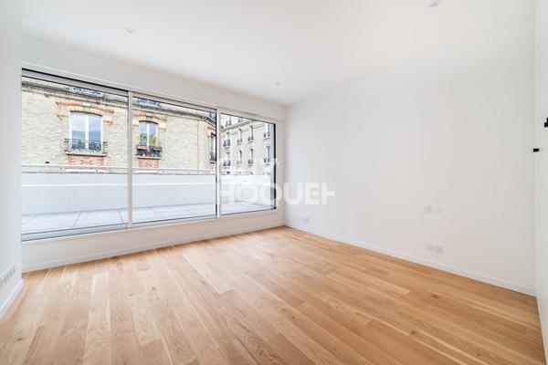 Quartier BAC 4 pièces avec terrasse .