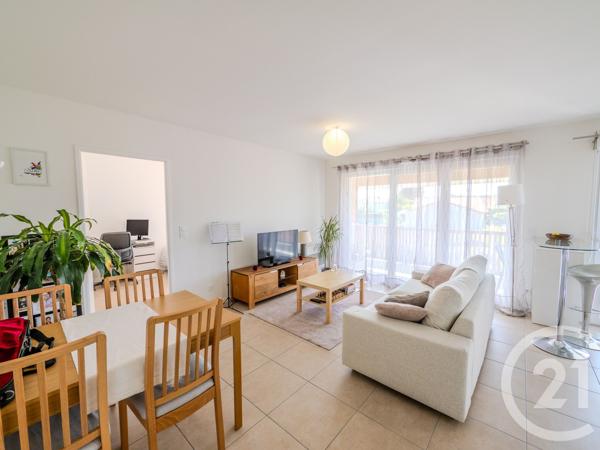 Appartement F3 à vendre  3 pièces - 61,89 m 2   DAX  - 40
