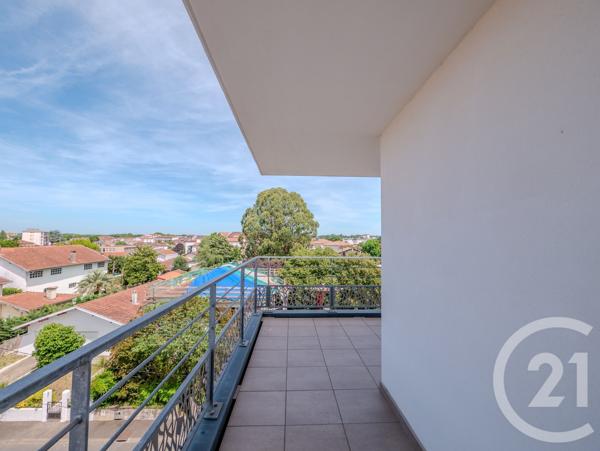 Appartement F3 à vendre  3 pièces - 61,89 m 2   DAX  - 40