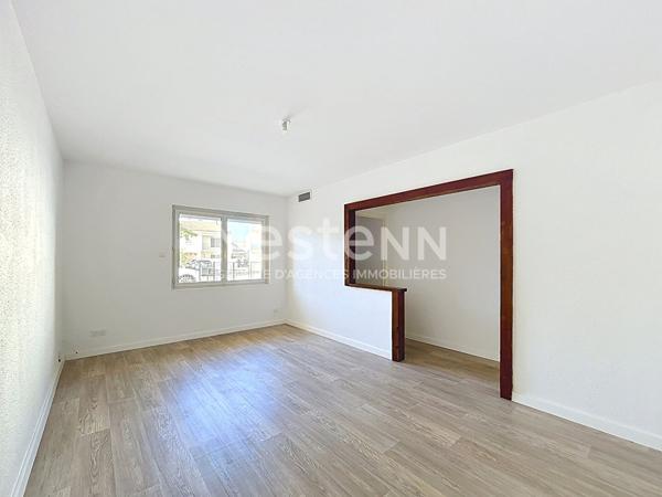 Maison 5 pièces de 107 m² avec garage et terrasses à Sigean