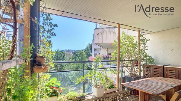 SURESNES limite Puteaux/ Quartier Belvédère Appartement 4 / 5 pièces de 114 m² - Terrasse 8m² - cave et double place de parking