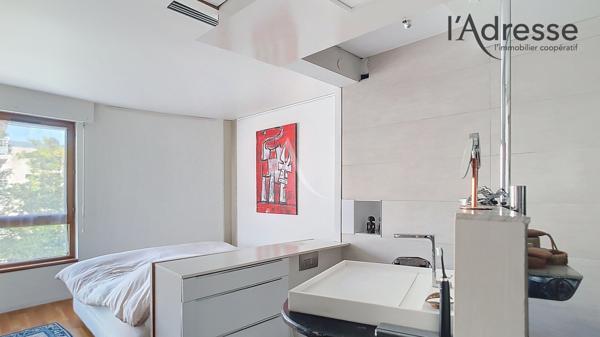 SURESNES limite Puteaux/ Quartier Belvédère Appartement 4 / 5 pièces de 114 m² - Terrasse 8m² - cave et double place de parking