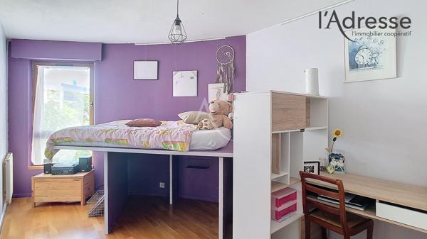 SURESNES limite Puteaux/ Quartier Belvédère Appartement 4 / 5 pièces de 114 m² - Terrasse 8m² - cave et double place de parking