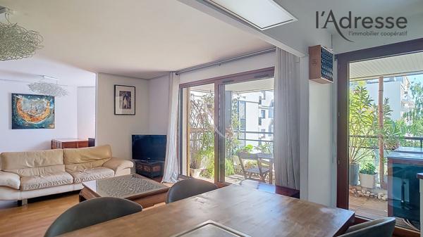 SURESNES limite Puteaux/ Quartier Belvédère Appartement 4 / 5 pièces de 114 m² - Terrasse 8m² - cave et double place de parking
