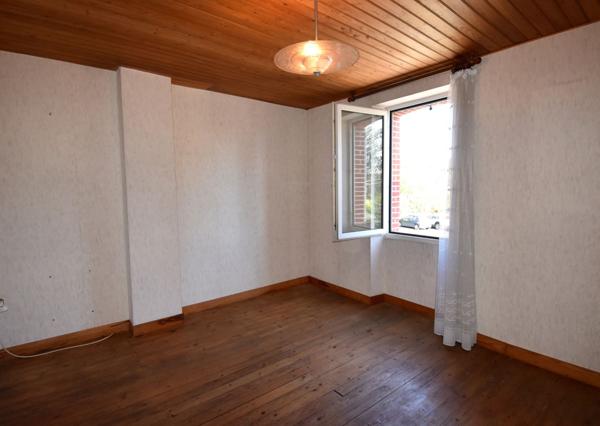 Réalmont (81120) Double maison + terrain constructible + garage + garage pour camping car