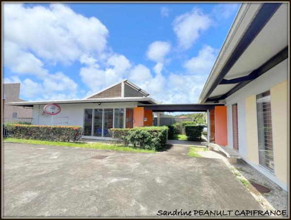 A VENDRE A KOUROU (GUYANE FRANCAISE) 3 magnifiques bâtiments indépendants de 456 m² - SUPERFICIE DU TERRAIN 1150 m² AU PRIX DE 730 000 €.