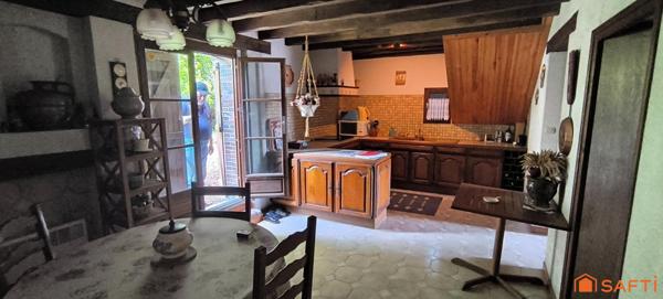 Maison familiale à rénover avec atelier