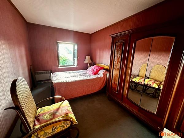 Maison familiale à rénover avec atelier