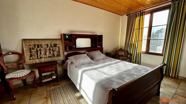 Maison familiale à rénover avec atelier