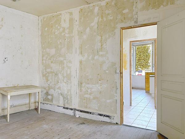 Maison de ville à vendre au centre de Nérac - 69900 €