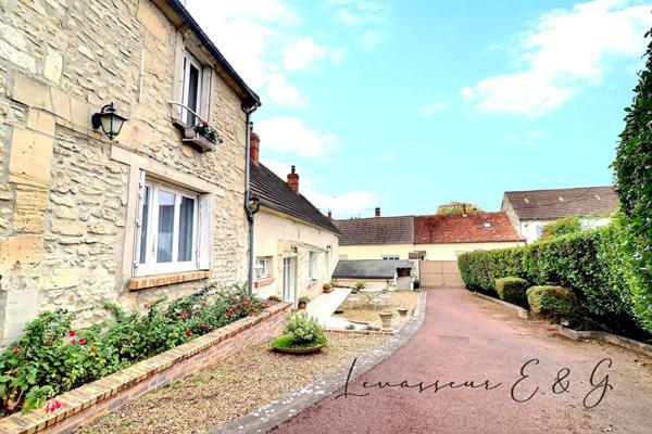 ANGY 60250 - Longère  4 chambres 185m² sur environs 1000m² de terrain