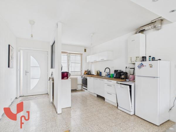 maison semi-individuelle, 4ch, garage et parking