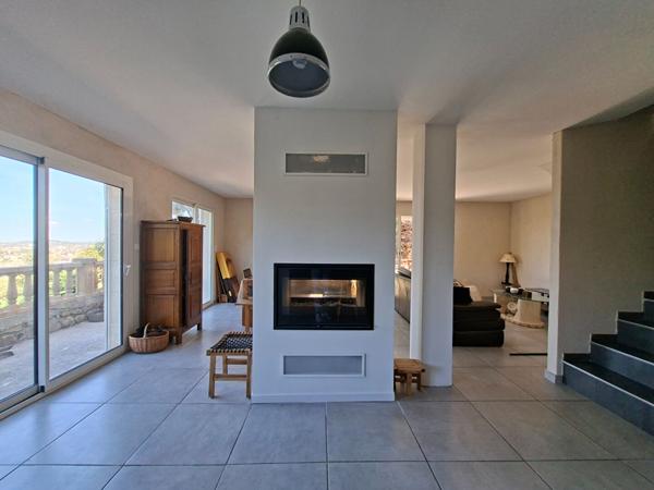 A VENDRE - Maison 6 pièce(s) 168 m2 située à Alès