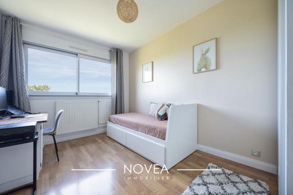 Bel appartement en dernier étage à proximité du centre de Tassin-la-Demi-Lune