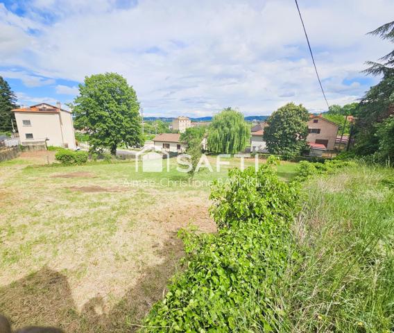 À Vendre Terrain Constructible de Plus 1900 m²  Saint -Alban -de  Roche 38080