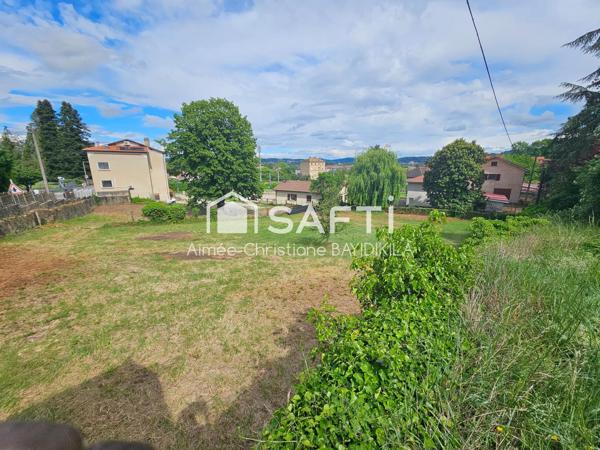À Vendre Terrain Constructible de Plus 1900 m²  Saint -Alban -de  Roche 38080