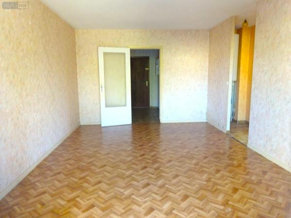 Appartement à rénover à vendre à Nogent-le-Rotrou dans l'Eure-et-Loir (28400), ref : NOG 1021