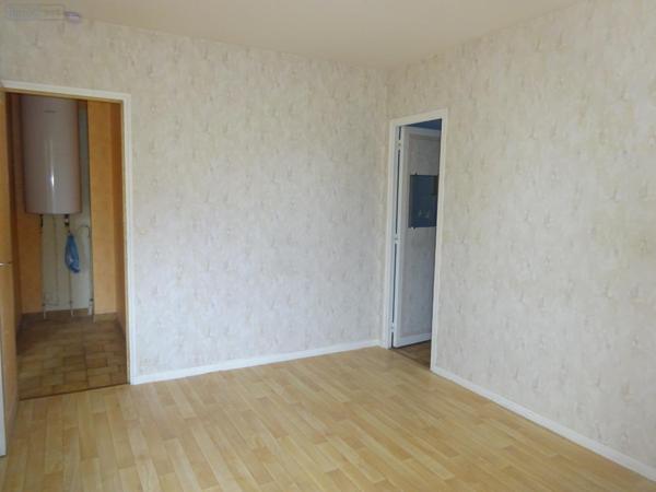 Appartement à rénover à vendre à Nogent-le-Rotrou dans l'Eure-et-Loir (28400), ref : NOG 1021