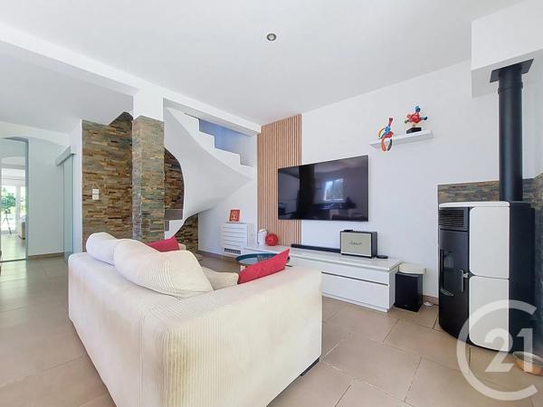 Maison à vendre  6 pièces - 128 m 2   DRAGUIGNAN  - 83