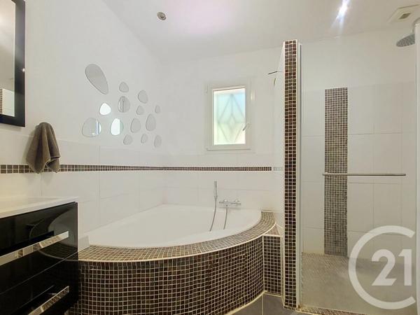 Maison à vendre  6 pièces - 128 m 2   DRAGUIGNAN  - 83