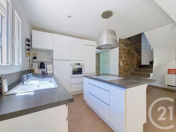 Maison à vendre  6 pièces - 128 m 2   DRAGUIGNAN  - 83