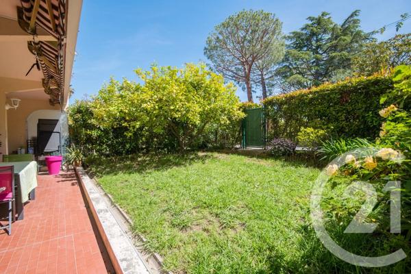 Appartement F4 à vendre  4 pièces - 92 m 2   NICE  - 06