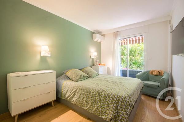 Appartement F4 à vendre  4 pièces - 92 m 2   NICE  - 06