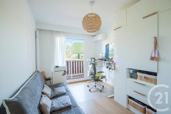 Appartement F4 à vendre  4 pièces - 92 m 2   NICE  - 06